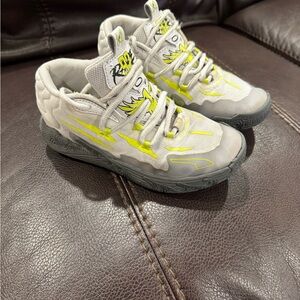 Puma Lamelo Ball MB03 Chino Hills Sneakers size 1